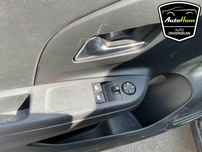 Opel Corsa F 1.2 Turbo 12V 100 Épave (2021, Noir)