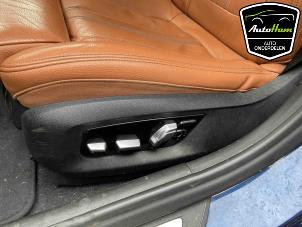 BMW 5 serie Touring 520i 2.0 TwinPower Turbo 16V Épave (2019, Bleu)