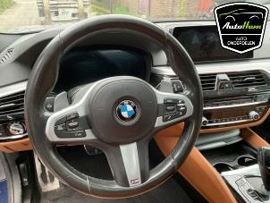 BMW 5 serie Touring 520i 2.0 TwinPower Turbo 16V Épave (2019, Bleu)
