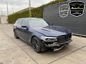 BMW 5 serie Touring 520i 2.0 TwinPower Turbo 16V Épave (2019, Bleu)