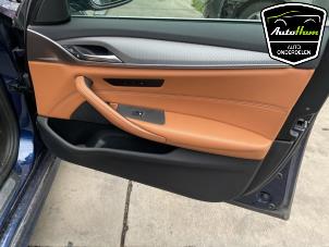 BMW 5 serie Touring 520i 2.0 TwinPower Turbo 16V Épave (2019, Bleu)
