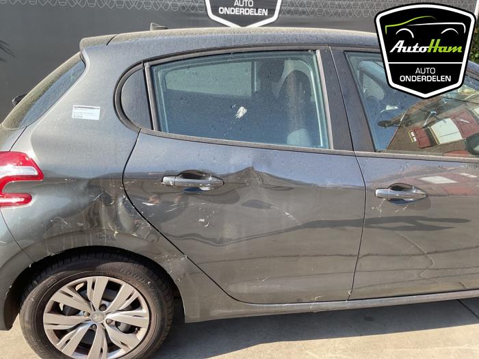 Peugeot 208 I 1.4 16V Épave (2012, Gris)