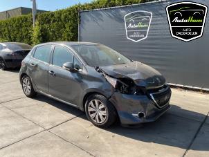Peugeot 208 I 1.4 16V Épave (2012, Gris)
