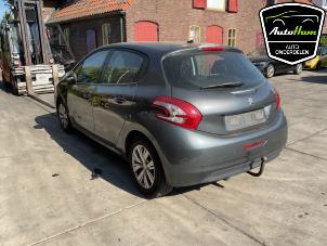 Peugeot 208 I 1.4 16V Épave (2012, Gris)