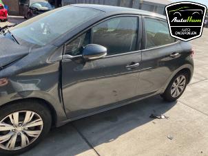 Peugeot 208 I 1.4 16V Épave (2012, Gris)