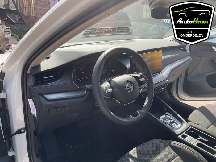 Skoda Octavia Combi 1.5 TSI e-TEC 16V Vehículo de desguace (2024, Blanco)