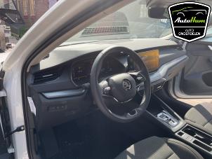 Skoda Octavia Combi 1.5 TSI e-TEC 16V Vehículo de desguace (2024, Blanco)
