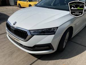 Skoda Octavia Combi 1.5 TSI e-TEC 16V Vehículo de desguace (2024, Blanco)