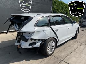 Skoda Octavia Combi 1.5 TSI e-TEC 16V Vehículo de desguace (2024, Blanco)