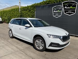 Skoda Octavia Combi 1.5 TSI e-TEC 16V Vehículo de desguace (2024, Blanco)