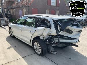 Skoda Octavia Combi 1.5 TSI e-TEC 16V Vehículo de desguace (2024, Blanco)
