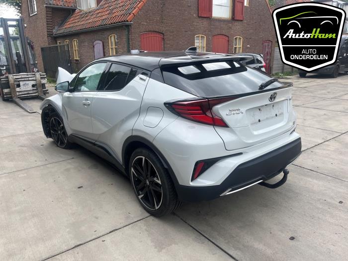 Toyota C-HR 2.0 16V Hybrid Skrotfordon (2023, GRIJS)