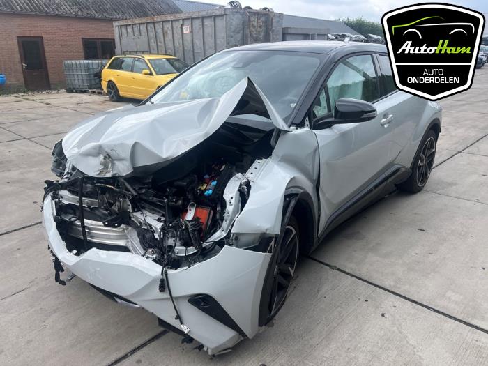 Toyota C-HR 2.0 16V Hybrid Skrotfordon (2023, GRIJS)