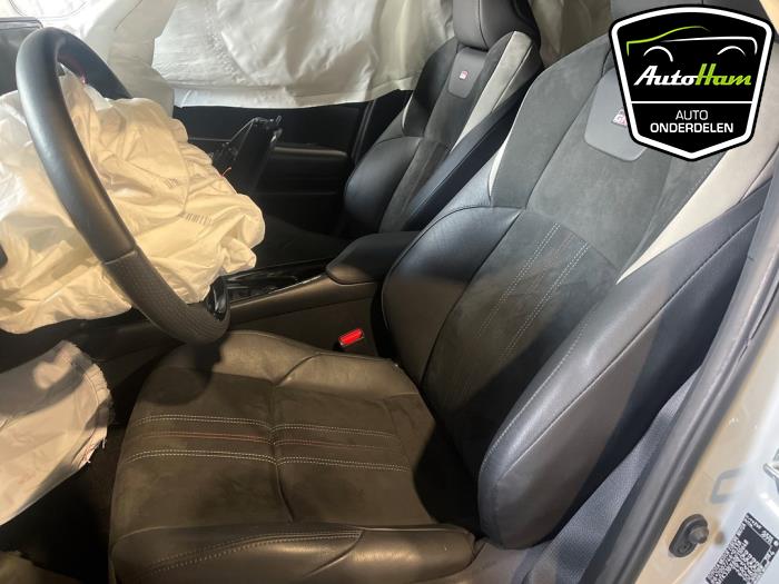 Toyota C-HR 2.0 16V Hybrid Skrotfordon (2023, GRIJS)