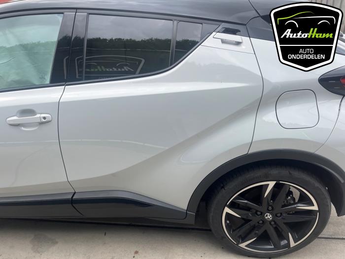 Toyota C-HR 2.0 16V Hybrid Skrotfordon (2023, GRIJS)