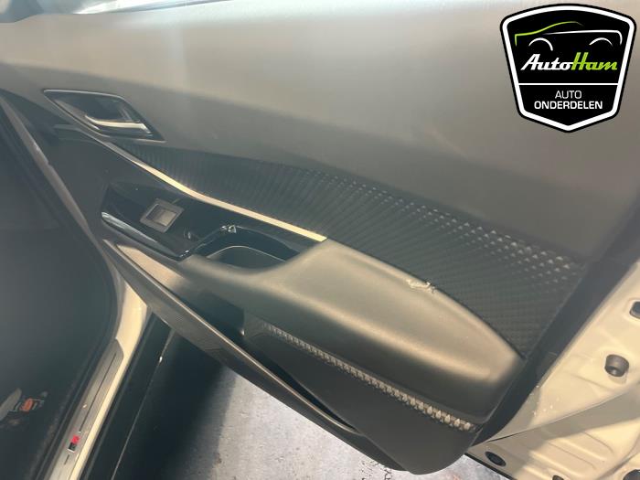 Toyota C-HR 2.0 16V Hybrid Skrotfordon (2023, GRIJS)