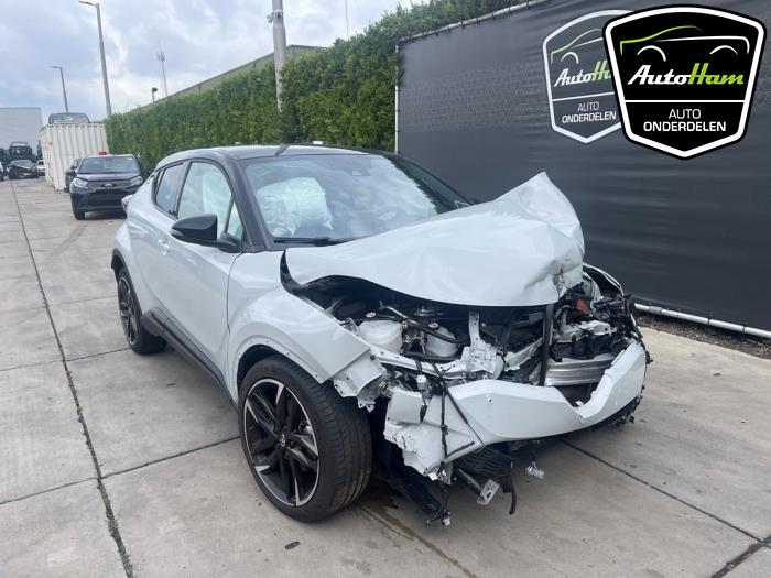 Toyota C-HR 2.0 16V Hybrid Skrotfordon (2023, GRIJS)