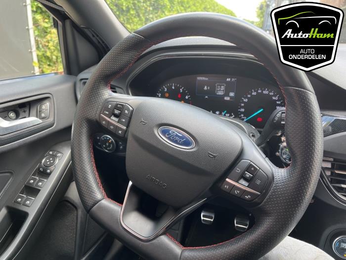 Ford Focus 4 Wagon 1.0 Ti-VCT EcoBoost 12V 125 Épave (2020, Noir)