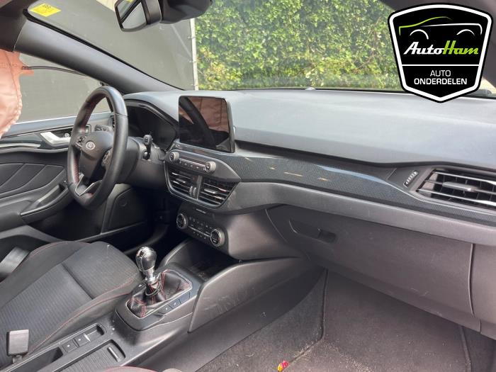 Ford Focus 4 Wagon 1.0 Ti-VCT EcoBoost 12V 125 Épave (2020, Noir)