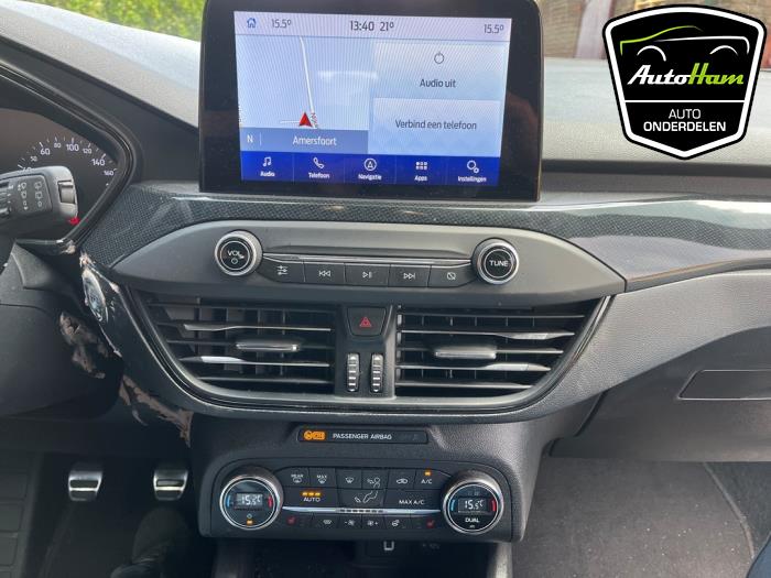 Ford Focus 4 Wagon 1.0 Ti-VCT EcoBoost 12V 125 Épave (2020, Noir)