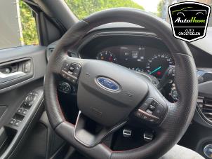Ford Focus 4 Wagon 1.0 Ti-VCT EcoBoost 12V 125 Épave (2020, Noir)