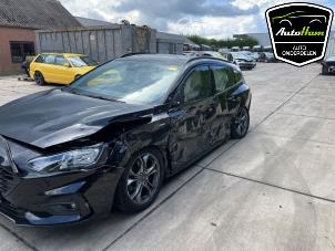 Ford Focus 4 Wagon 1.0 Ti-VCT EcoBoost 12V 125 Épave (2020, Noir)