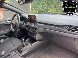 Ford Focus 4 Wagon 1.0 Ti-VCT EcoBoost 12V 125 Épave (2020, Noir)
