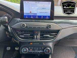 Ford Focus 4 Wagon 1.0 Ti-VCT EcoBoost 12V 125 Épave (2020, Noir)