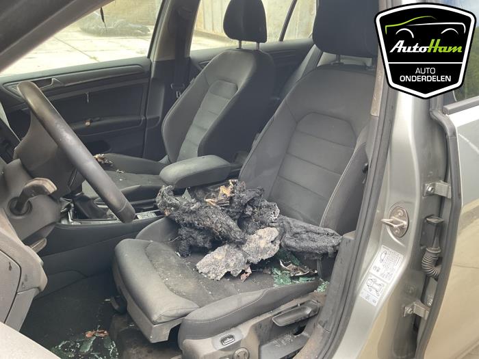 Volkswagen Golf VII 2.0 TDI 150 16V Vehículo de desguace (2017, Gris)