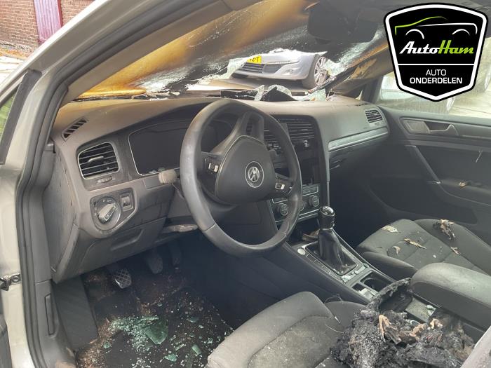 Volkswagen Golf VII 2.0 TDI 150 16V Vehículo de desguace (2017, Gris)