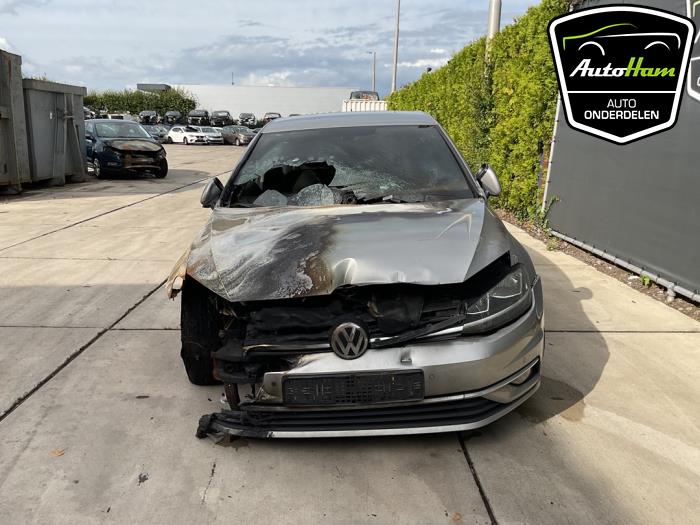 Volkswagen Golf VII 2.0 TDI 150 16V Vehículo de desguace (2017, Gris)
