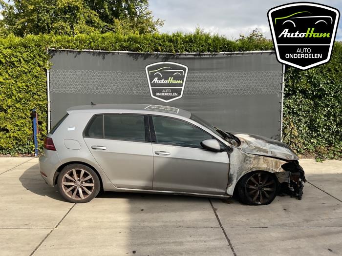Volkswagen Golf VII 2.0 TDI 150 16V Vehículo de desguace (2017, Gris)
