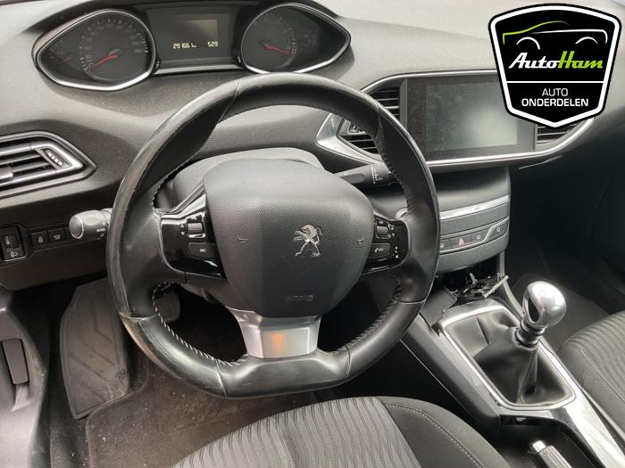 Peugeot 308 SW 1.2 12V e-THP PureTech 130 Épave (2015, Gris)