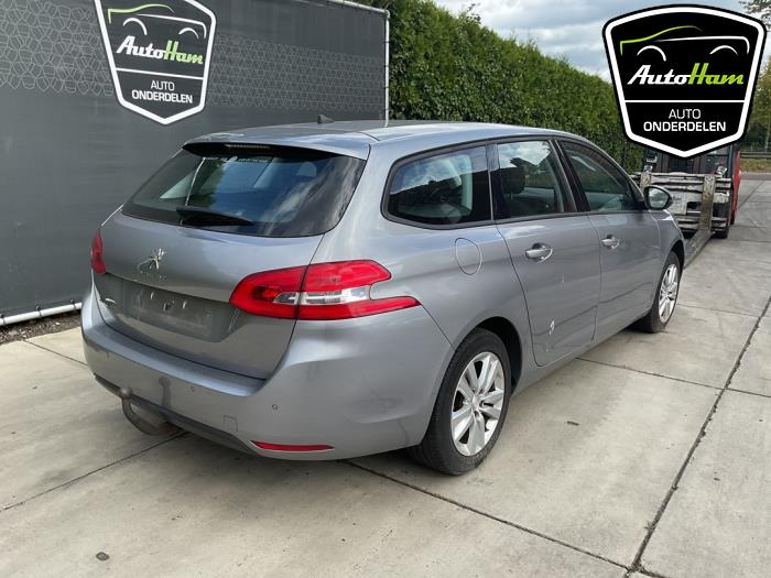 Peugeot 308 SW 1.2 12V e-THP PureTech 130 Épave (2015, Gris)