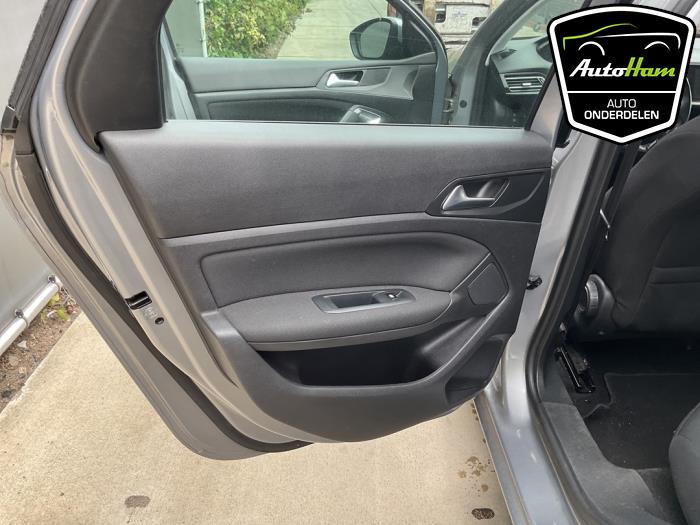 Peugeot 308 SW 1.2 12V e-THP PureTech 130 Épave (2015, Gris)