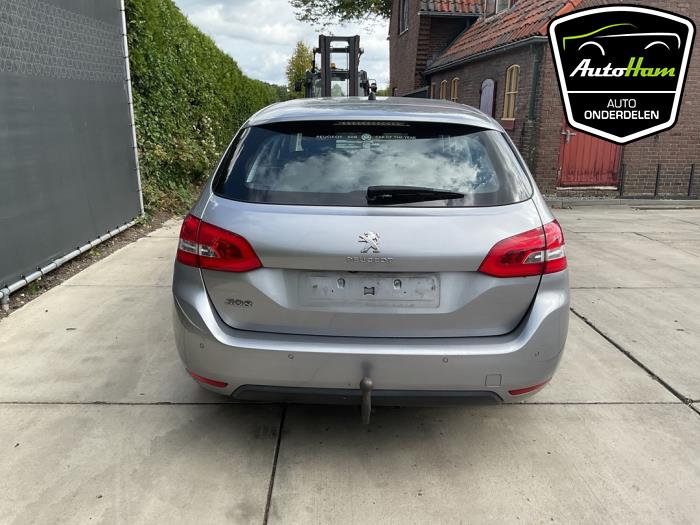Peugeot 308 SW 1.2 12V e-THP PureTech 130 Épave (2015, Gris)