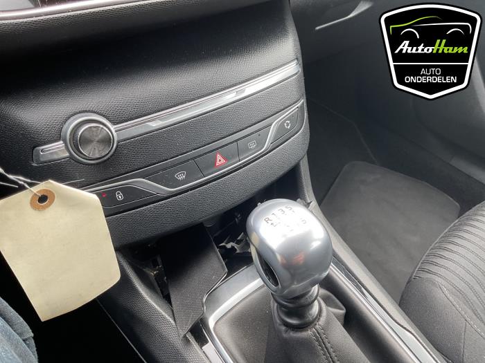 Peugeot 308 SW 1.2 12V e-THP PureTech 130 Épave (2015, Gris)