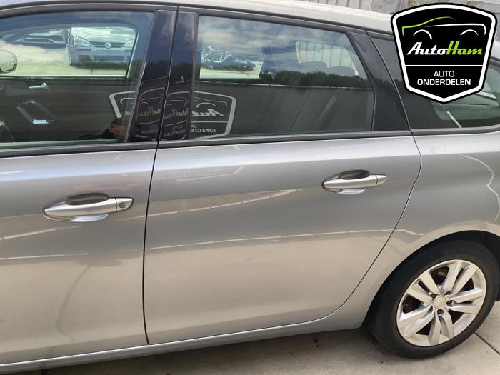 Peugeot 308 SW 1.2 12V e-THP PureTech 130 Épave (2015, Gris)