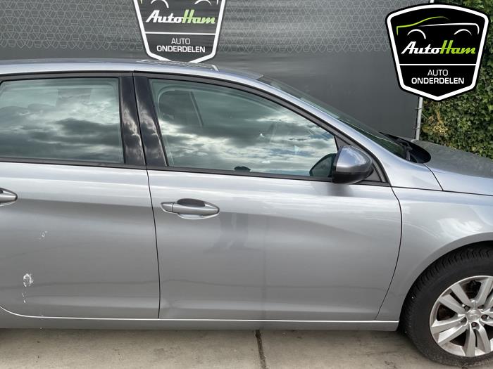 Peugeot 308 SW 1.2 12V e-THP PureTech 130 Épave (2015, Gris)