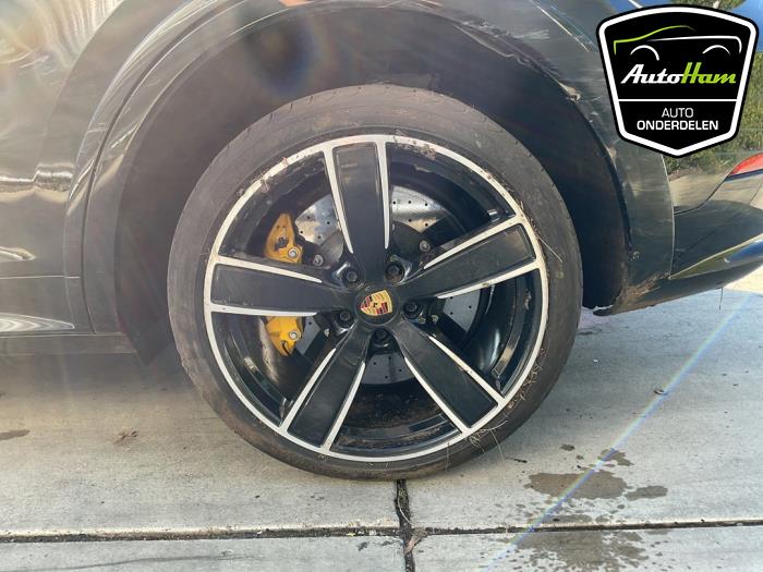 Porsche Cayenne III 3.0 V6 24V Turbo E-Hybrid Schrottauto (2021, Aluminium)