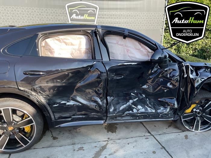 Porsche Cayenne III 3.0 V6 24V Turbo E-Hybrid Schrottauto (2021, Aluminium)