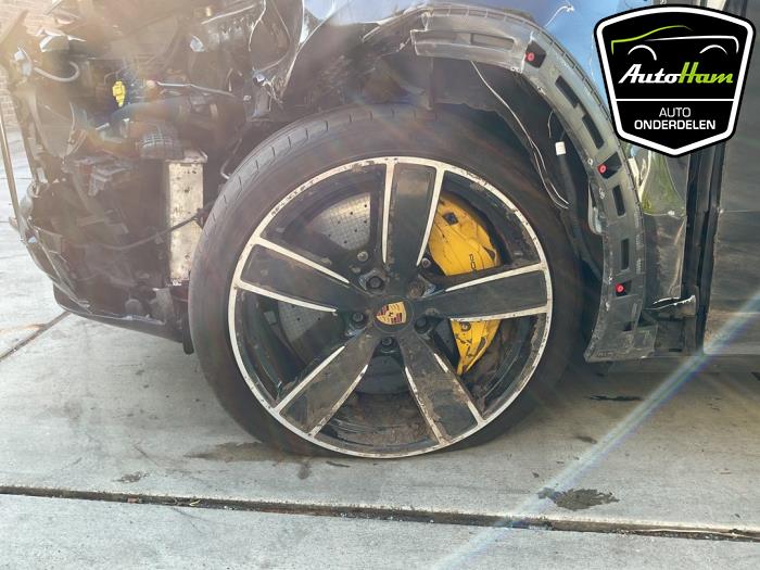 Porsche Cayenne III 3.0 V6 24V Turbo E-Hybrid Schrottauto (2021, Aluminium)