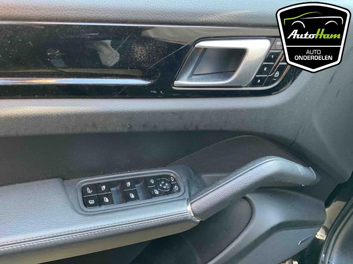 Porsche Cayenne III 3.0 V6 24V Turbo E-Hybrid Schrottauto (2021, Aluminium)