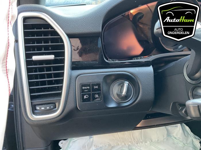Porsche Cayenne III 3.0 V6 24V Turbo E-Hybrid Schrottauto (2021, Aluminium)