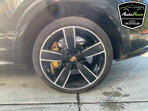 Porsche Cayenne III 3.0 V6 24V Turbo E-Hybrid Schrottauto (2021, Aluminium)
