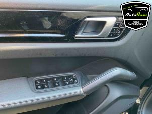 Porsche Cayenne III 3.0 V6 24V Turbo E-Hybrid Schrottauto (2021, Aluminium)