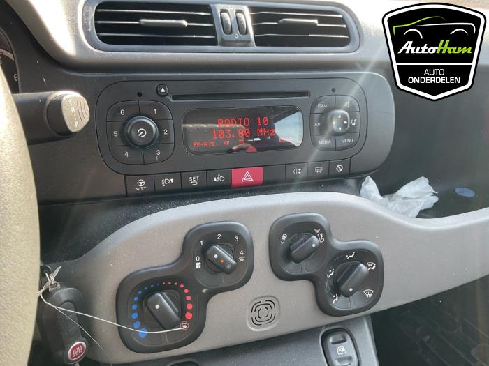 Fiat Panda/Pandina 0.9 TwinAir 65 Schrottauto (2014, Schwarz)