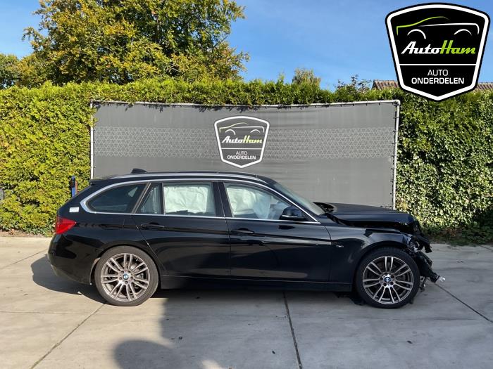 BMW 3 serie Touring 325d 2.0 16V Samochód złomowany (2014, Czarny)
