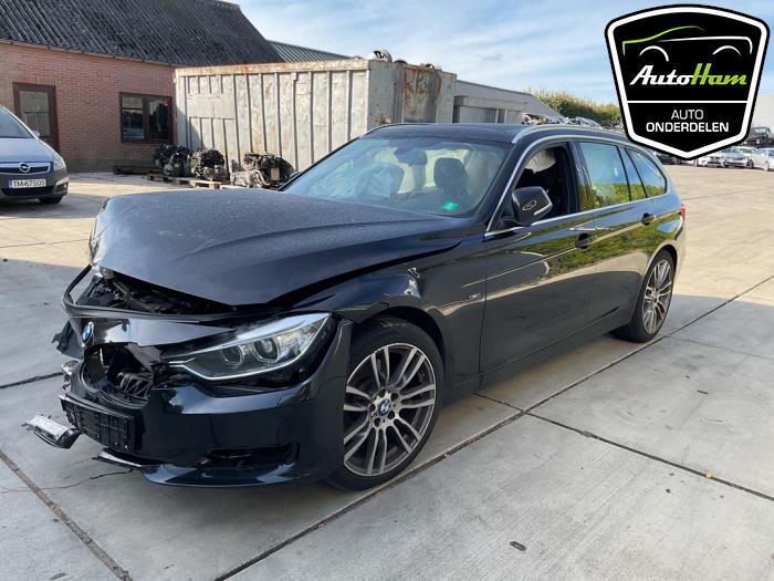 BMW 3 serie Touring 325d 2.0 16V Samochód złomowany (2014, Czarny)