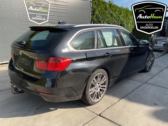 BMW 3 serie Touring 325d 2.0 16V Samochód złomowany (2014, Czarny)